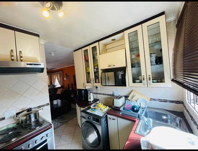 2 BEDROOM HOUSE FOR SALE IN CLAYVILLE